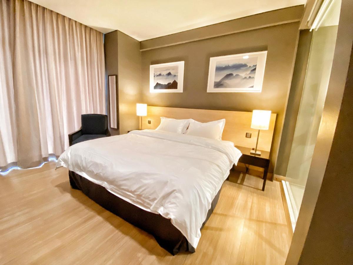 Straits Suite By C Homestay Malacca Екстер'єр фото