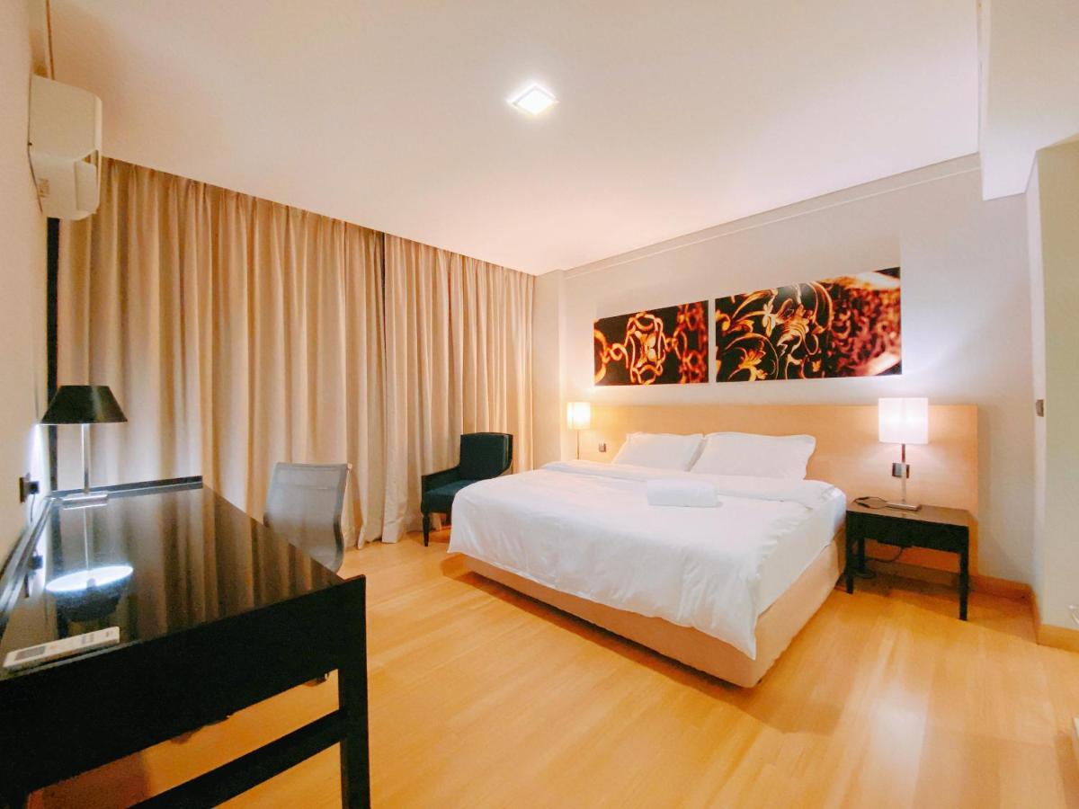 Straits Suite By C Homestay Malacca Екстер'єр фото