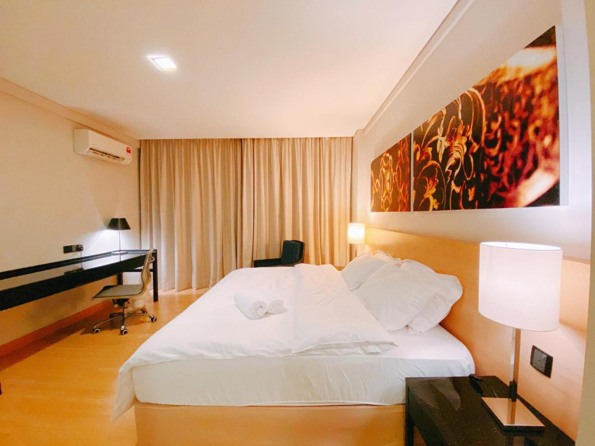 Straits Suite By C Homestay Malacca Екстер'єр фото