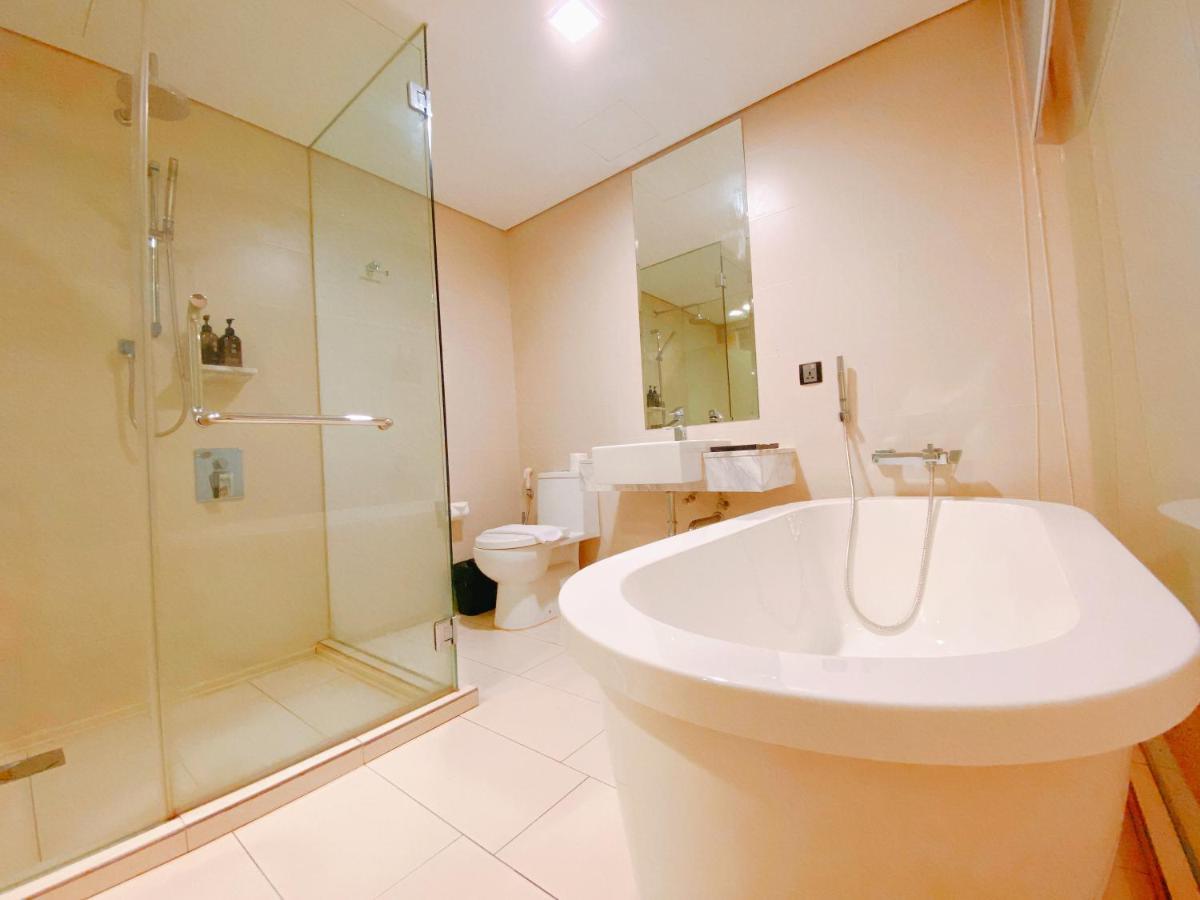 Straits Suite By C Homestay Malacca Екстер'єр фото