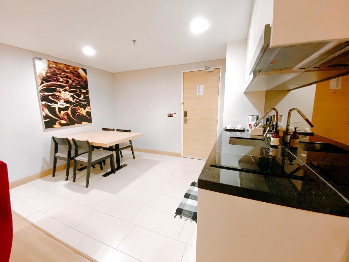 Straits Suite By C Homestay Malacca Екстер'єр фото