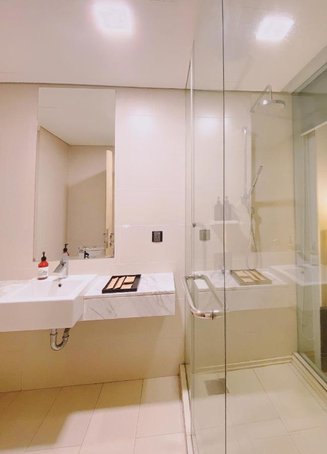 Straits Suite By C Homestay Malacca Екстер'єр фото