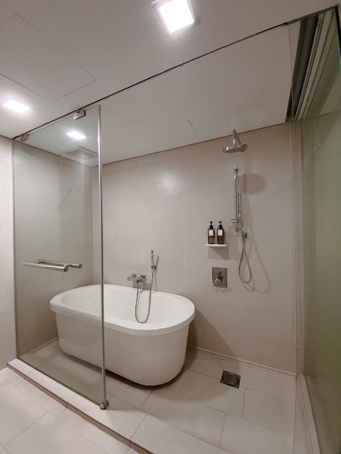 Straits Suite By C Homestay Malacca Екстер'єр фото