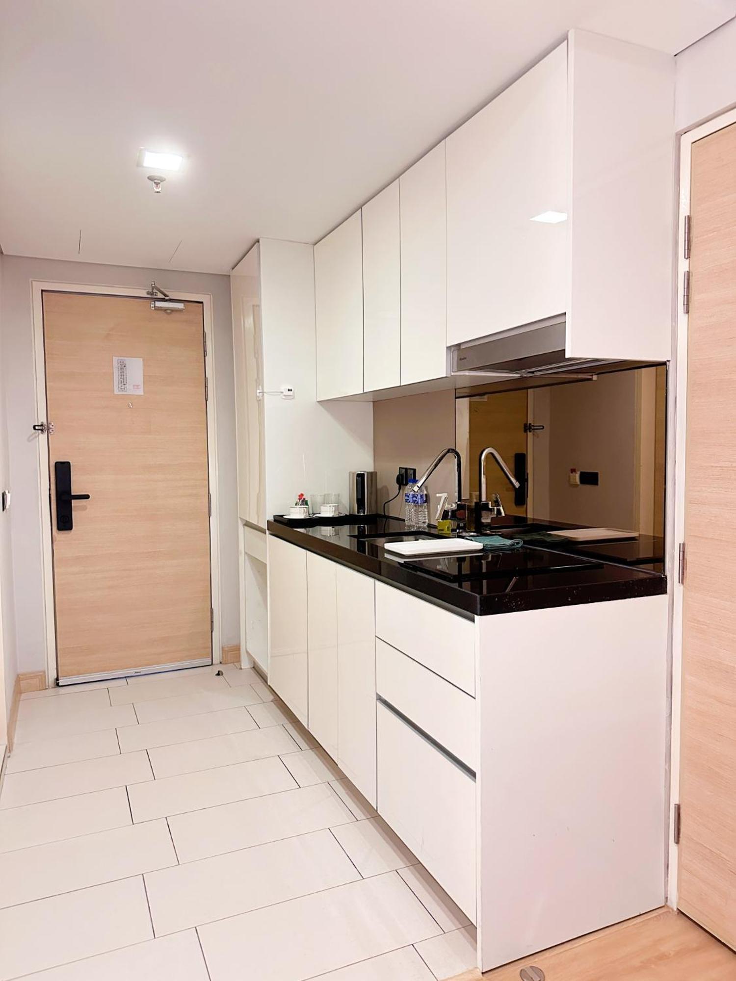 Straits Suite By C Homestay Malacca Екстер'єр фото